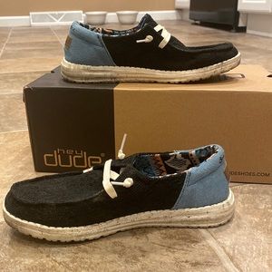 Worn hey dudes. Size 7.